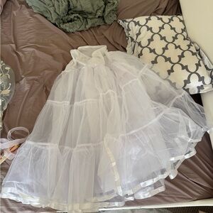 Underskirt for wedding dress